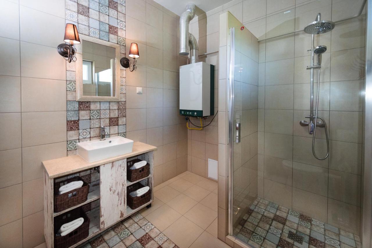 Aranyszarvas Panzio, Etterem Es Grillterasz Appartement Buitenkant foto