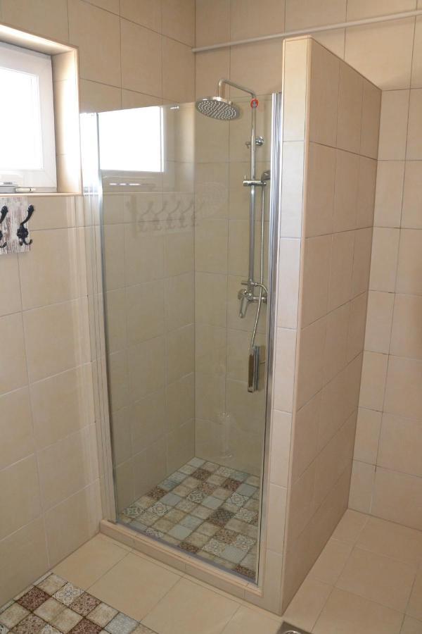 Aranyszarvas Panzio, Etterem Es Grillterasz Appartement Buitenkant foto