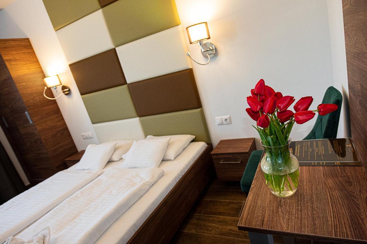 Aranyszarvas Panzio, Etterem Es Grillterasz Appartement Buitenkant foto