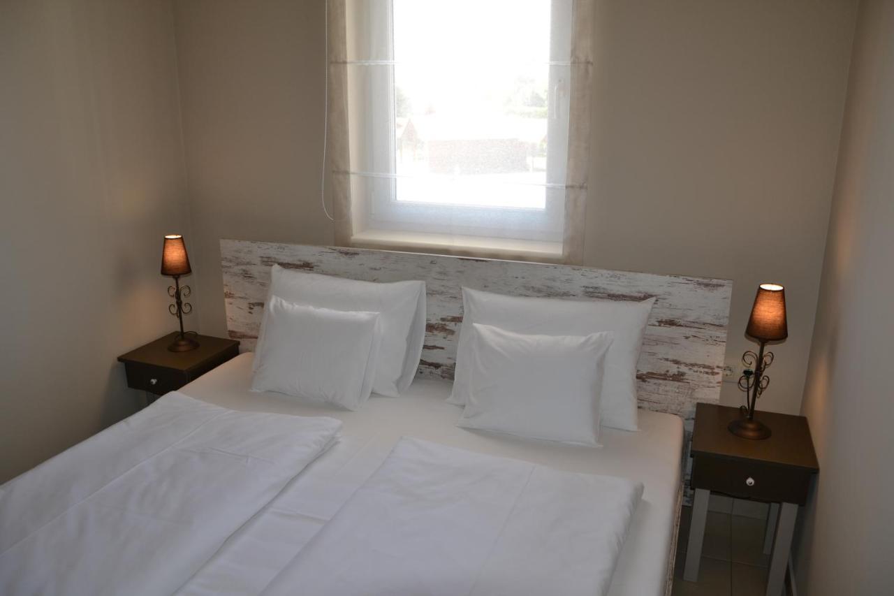 Aranyszarvas Panzio, Etterem Es Grillterasz Appartement Buitenkant foto